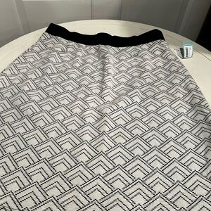 Gilli Black and White Midi Stretchy Pencil Skirt